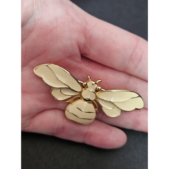 **Sale** Vintage gold tone cream bee brooch - Picture 1 of 11